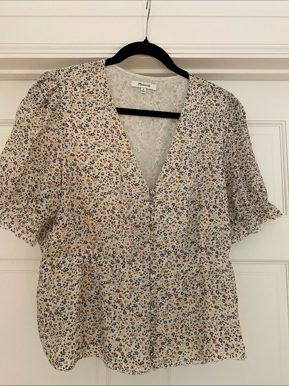 Madewell Cream Floral V-Neck Short Sleeve Top with Blue and Orange Accents
